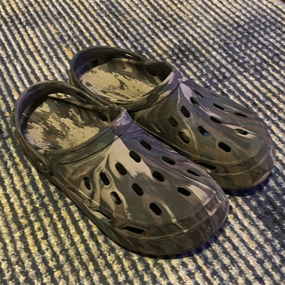 CROCS Camouflage Men's Sandals - Picture 1 of 3